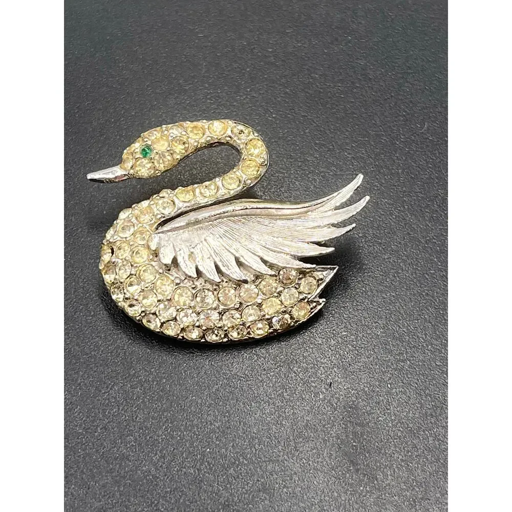 Kenneth Lane‎ Signed Vintage Green Eye Pave Swan Brooch
